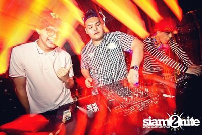 VRT pres. TRASH & GLOW — photo 96