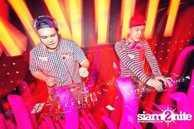 VRT pres. TRASH & GLOW — photo 95