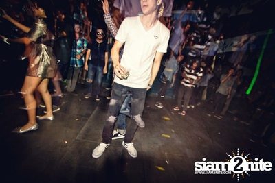 VRT pres. TRASH & GLOW — photo 46