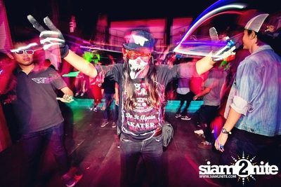 VRT pres. TRASH & GLOW — photo 33