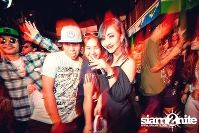 VRT pres. TRASH & GLOW — photo 102