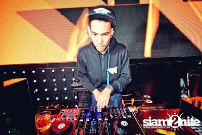 VRT pres. TRASH & GLOW — photo 21