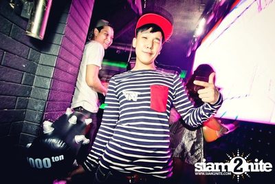 VRT pres. TRASH & GLOW — photo 7