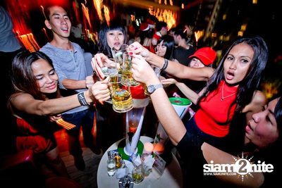 Suk 11 Santa Crawls — photo 92