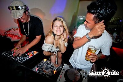 SUK 11 CLUB CRAWL Vs WHITE HEAT — photo 101