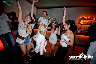 SUK 11 CLUB CRAWL Vs WHITE HEAT — photo 105