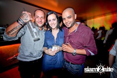 SUK 11 CLUB CRAWL Vs WHITE HEAT — photo 2