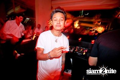 SUK 11 CLUB CRAWL Vs WHITE HEAT — photo 17