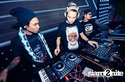 VRT Presents : BEANIE SHAKE! — photo 73
