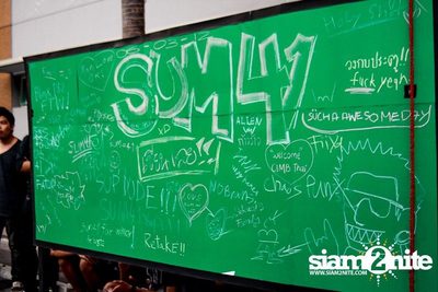SUM 41 Live in Bangkok — photo 2