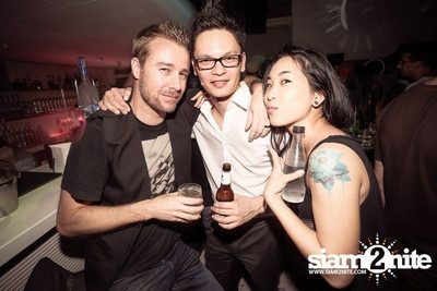 EATS EVERYTHING @ BED — photo 77