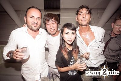 EATS EVERYTHING @ BED — photo 72