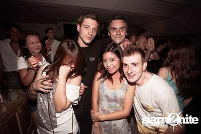 EATS EVERYTHING @ BED — photo 62