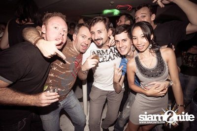 EATS EVERYTHING @ BED — photo 74