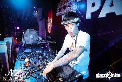 NARZ & SMIRNOFF PRESENT SONGKRAN FOAM PARTY 2013 — photo 17