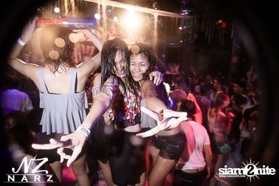 NARZ & SMIRNOFF PRESENT SONGKRAN FOAM PARTY 2013 — photo 45