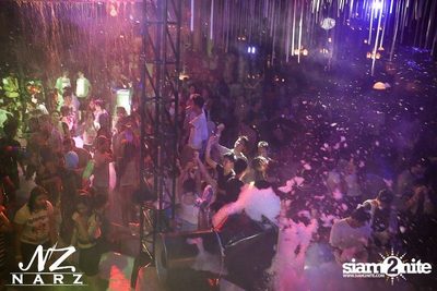 NARZ & SMIRNOFF PRESENT SONGKRAN FOAM PARTY 2013 — photo 2
