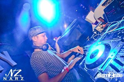 NARZ & SMIRNOFF PRESENT SONGKRAN FOAM PARTY 2013 — photo 110