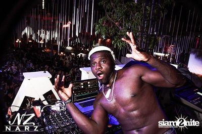 NARZ & SMIRNOFF PRESENT SONGKRAN FOAM PARTY 2013 (Album 1) — photo 141