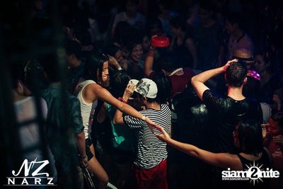 NARZ & SMIRNOFF PRESENT SONGKRAN FOAM PARTY 2013 (Album 1) — photo 60