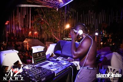 NARZ & SMIRNOFF PRESENT SONGKRAN FOAM PARTY 2013 (Album 1) — photo 114