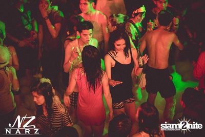 NARZ & SMIRNOFF PRESENT SONGKRAN FOAM PARTY 2013 (Album 1) — photo 282