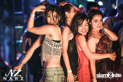 NARZ & SMIRNOFF PRESENT SONGKRAN FOAM PARTY 2013 (Album 1) — photo 327