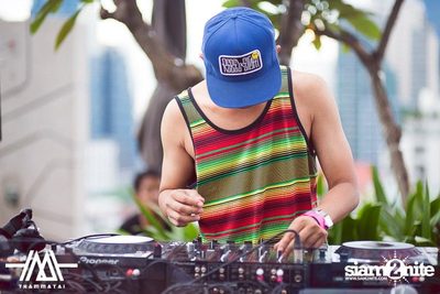 Sizzling Hot Pool Party — photo 2
