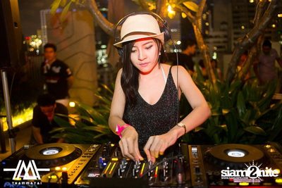 Sizzling Hot Pool Party — photo 113