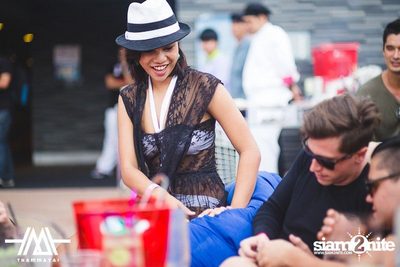 Sizzling Hot Pool Party — photo 5